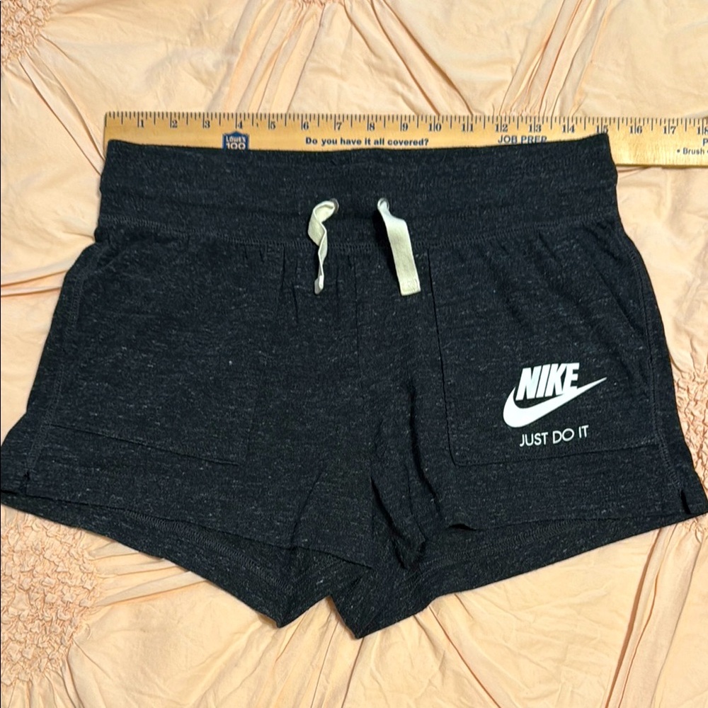 Nike Vintage Just Do It Shorts - Picture 5 of 9